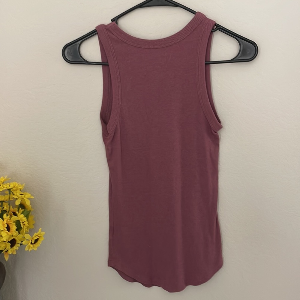 Women’s Ribbed Tank Top Size Small - Picture 2 of 3